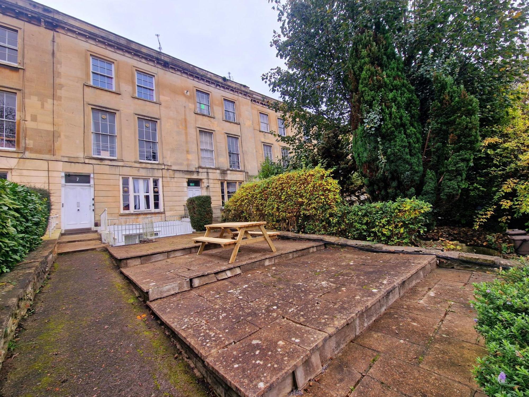 Clifton Nr Centre, Georgian Period Flat, Permit Parking X1, Garden Bristol
