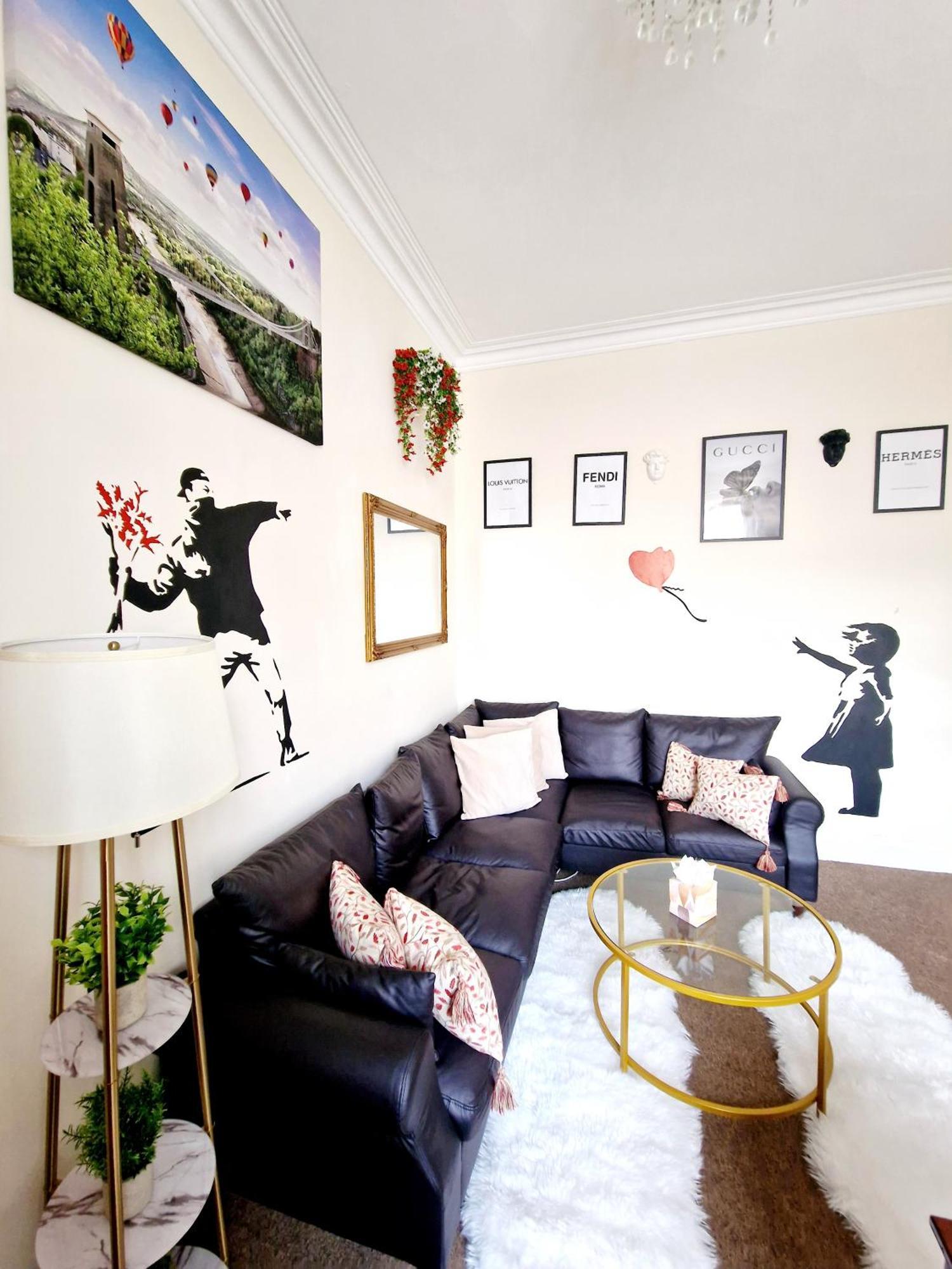 Clifton Nr Centre, Georgian Period Flat, Permit Parking X1, Garden Apartment