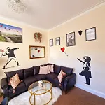 Clifton Nr Centre, Georgian Period Flat, Permit Parking X1, Garden