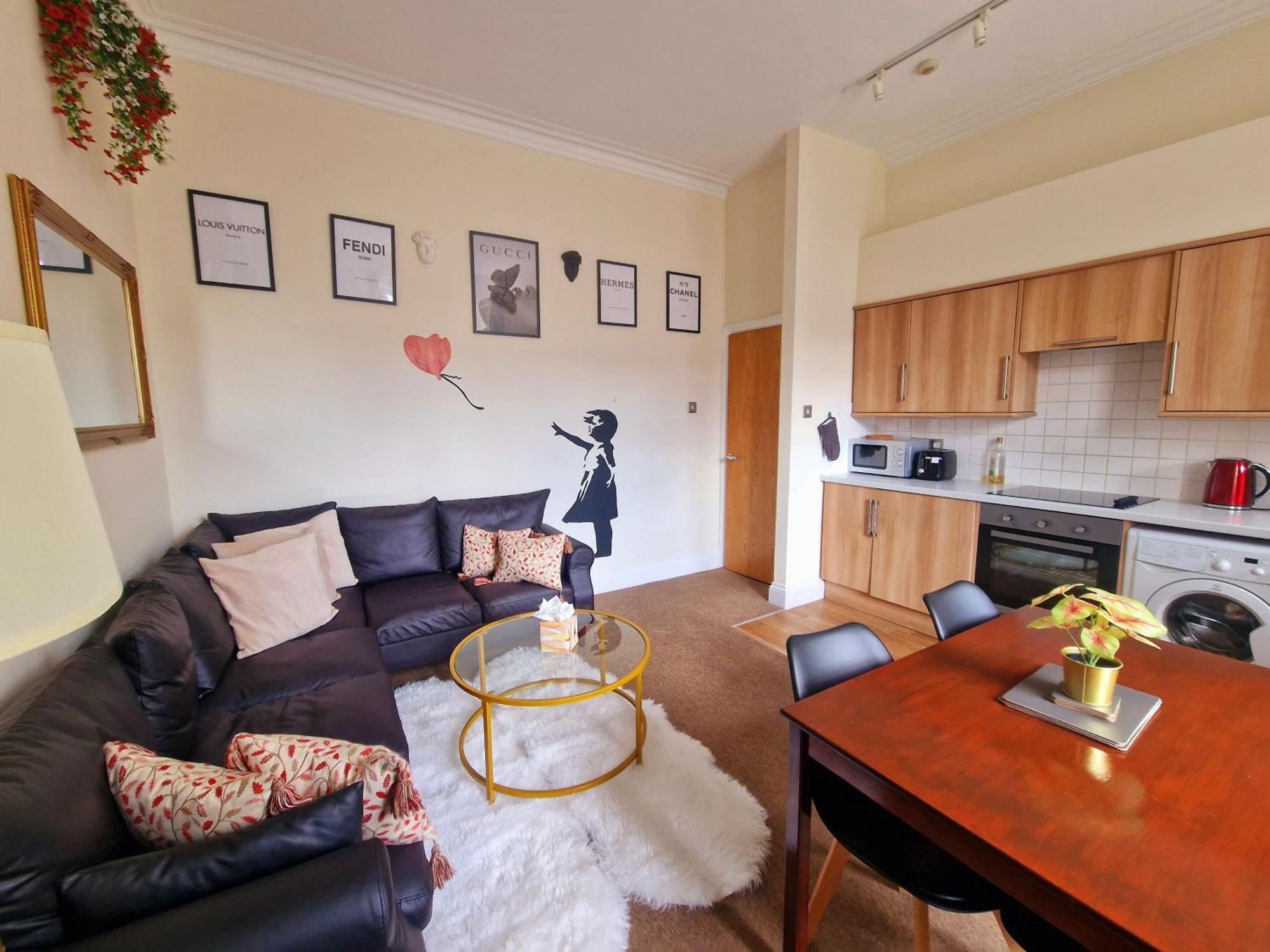 Apartment Clifton Nr Centre, Georgian Period Flat, Permit Parking X1, Garden *
