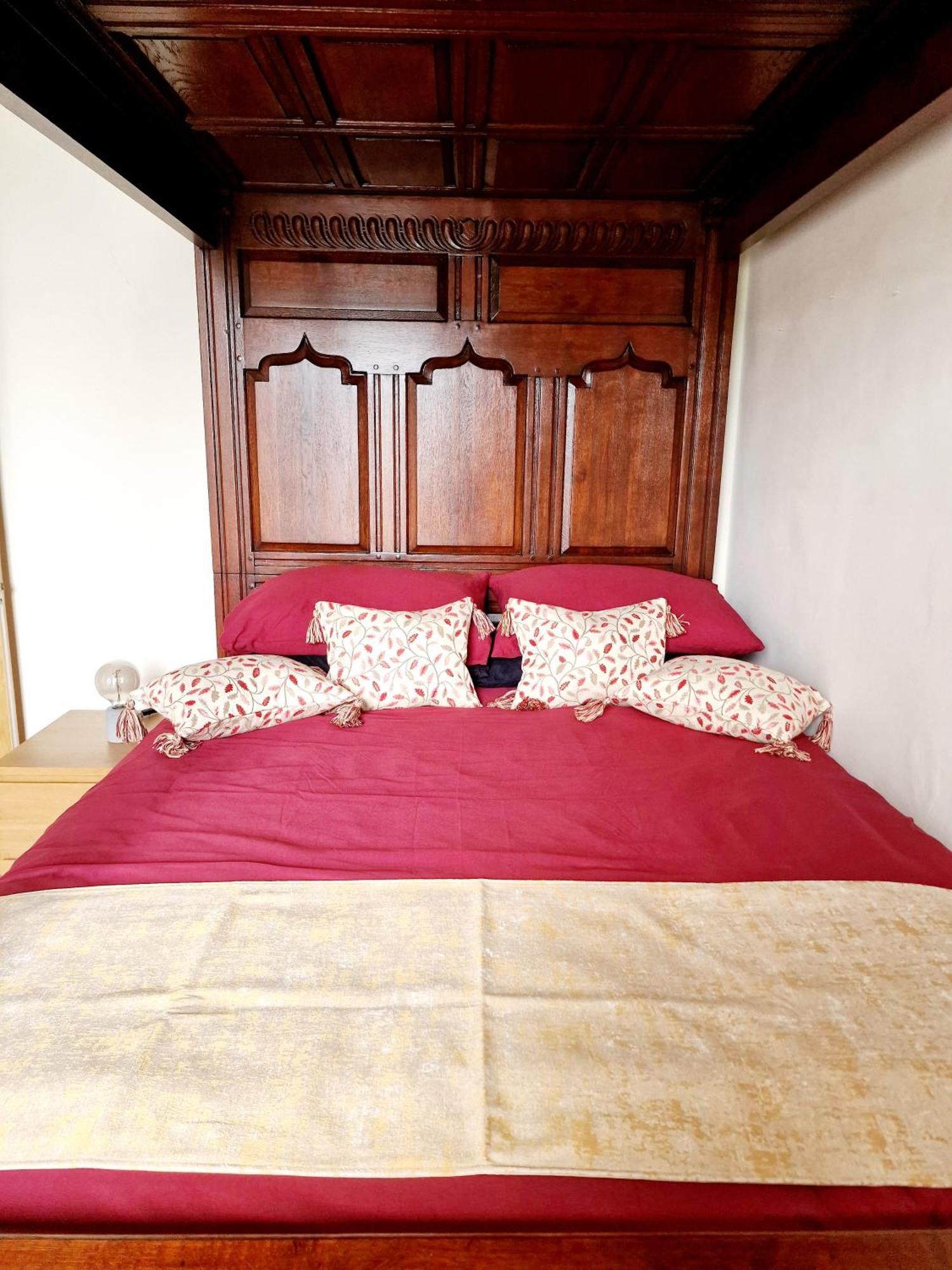 Clifton Nr Centre, Georgian Period Flat, Permit Parking X1, Garden Bristol