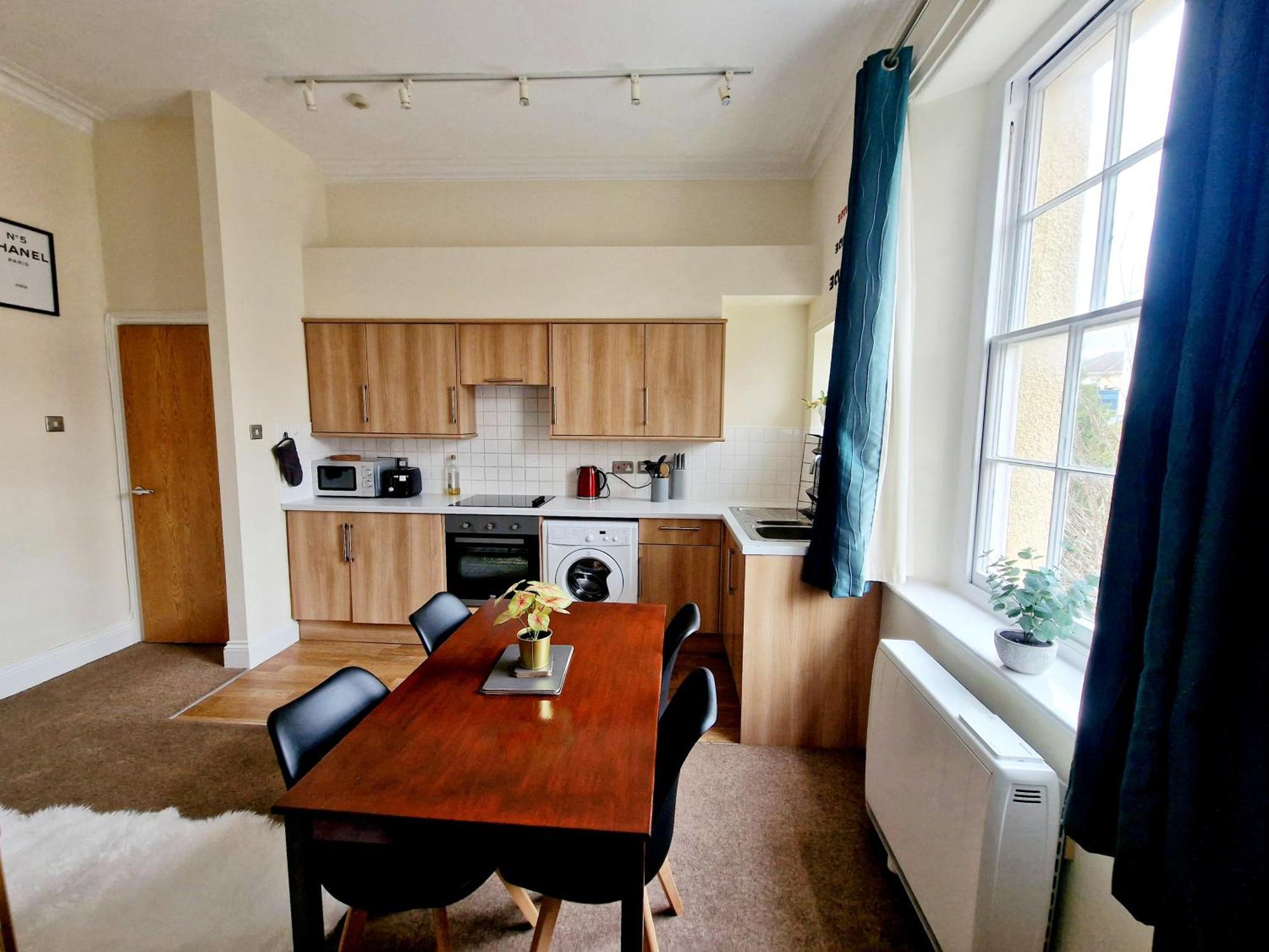 Apartment Clifton Nr Centre, Georgian Period Flat, Permit Parking X1, Garden Bristol